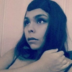 Meet your Posher, Esthefania